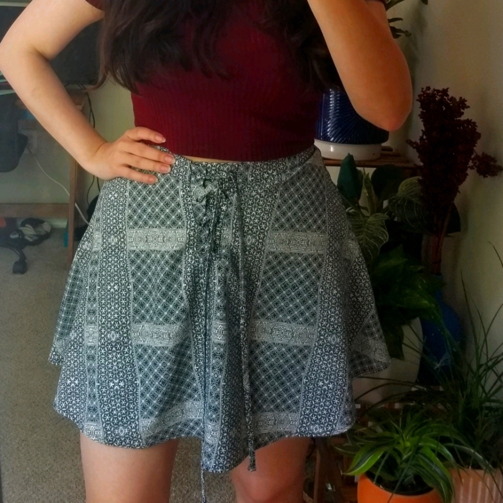 Geometric pattern fit and flare skirt.
